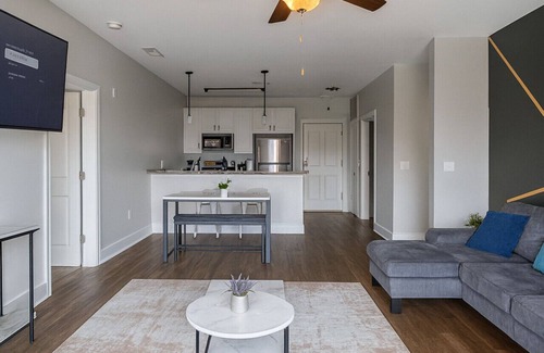 Glen Iris Apartment | 🏙 Luxury 2BR Condo | Steps from UAB Campus 5b