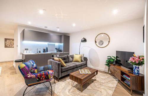 Leeds Apartment | Luxury 2BR Penthouse-1, Private Terrace, City Center, Free Parking