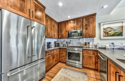 South Lake Tahoe Condo | Luxury 2Br Residence steps from Heavenly Village & Gondola