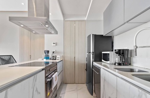Isla Iguana Apartment | Luxury 2BR w Rooftop Pool & Yacht Views: Nautico 6C
