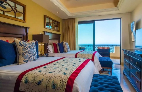 Marina Hotel | Luxury 3 bd Penthouse at Grand Solmar Land’s End - December 13 - 20n