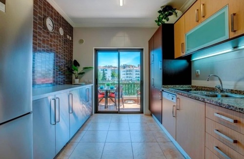 Lagos Apartment | Luxury 3 Bed Apartment with Health Outdoor & Indoor Pool & Gym