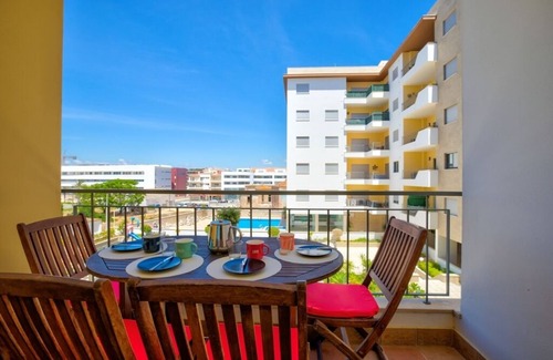 Lagos Apartment | Luxury 3 Bed Apartment with Health Outdoor & Indoor Pool & Gym