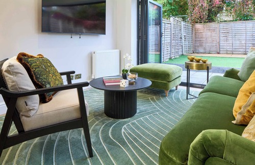 Munster Apartment | Luxury 3-bed Fulham Garden Maisonette