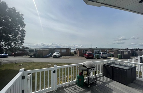 Netley House | Luxury 3 bed mobile home on the sea