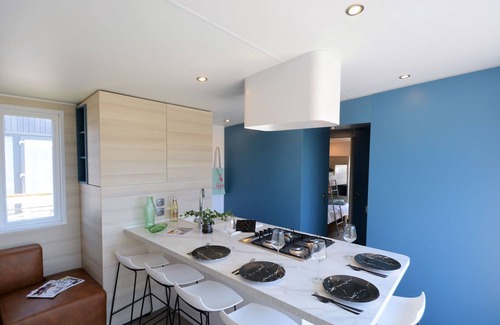 Jullouville-les-Pins House | Luxury 3-Bed Mobile Home, 200m from Beach, Pool, Fitness, WiFi Included