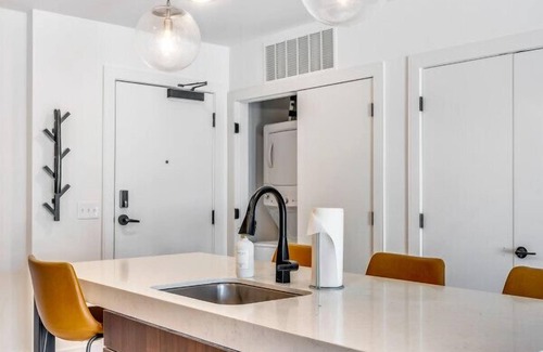 Pendleton Apartment | Luxury 3-Bed Pool Gym Walk to Casino/OTR