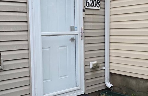 Ferndale House | Luxury 3-bed Townhome W/Modern finishes & Easy access to Baltimore &Annapolis.
