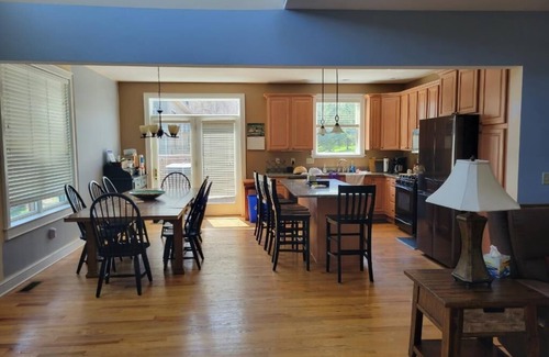 Timberline House | Luxury 3-bed townhome w/Game Room & Peloton near Timberline in DAVIS