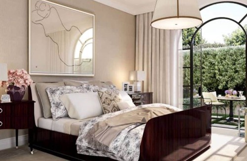 Brighton Apartment | Luxury 3 Bedrm Residence w/ Library Apt 4-52 Black