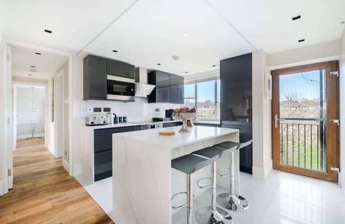 Little Venice Apartment | Luxury 3 Bedrooms Apartment in the ♥️ of London, w/Air Con
