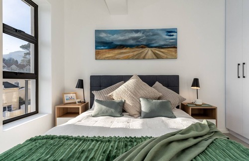 Plumstead Apartment | Luxury 3 bedroom apartment at the Alphen Glen