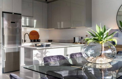 Wynberg Apartment | Luxury 3 bedroom apartment at the Alphen Glen