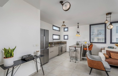 Florentin Apartment | Luxury 3-Bedroom in Neve Tzedek By Barnes