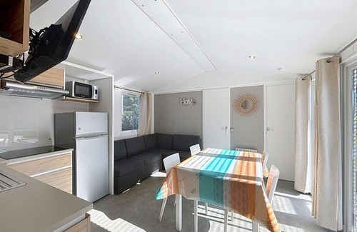 Jullouville-les-Pins House | Luxury 3-Bedroom Mobile Home with Pool & Fitness Access, 200m from Beach