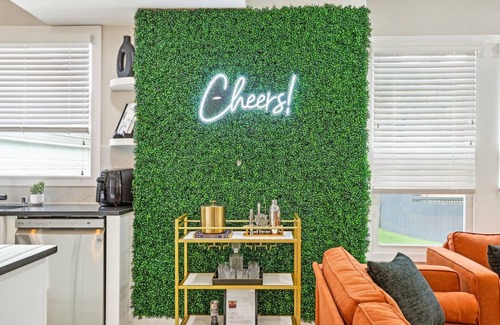 Brewers Hill House | Luxury 3-bedroom retreat with Hot Tub! I Steps away from downtown MKE I Sleeps 8