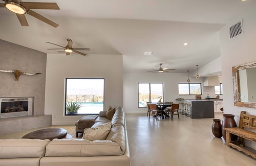 Joshua Tree House | Luxury 3 bedroom Villa with Salt Water Pool and Spa on 5 acres