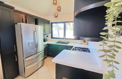 La Esplanada Villa | Luxury 3-Bedroom Villa Minutes from the Beach with Private Pool & Jacuzzi +Bonus