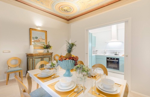 Lucca Historical Center Apartment | Luxury 3 Bedrooms Apartment with Elevator inside Lucca by the Main Square Piazza San Michele