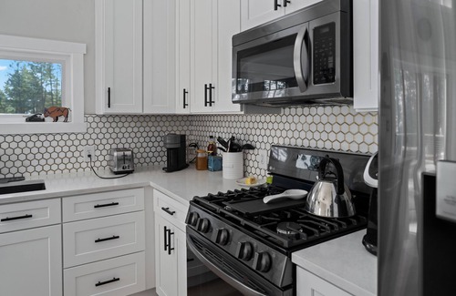 Lakeside House | Luxury 3 Home Estate in Lakeside with Heated pool, Hot tub & Putting green.