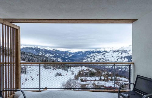 Arc-1600 Apartment | Luxury 3-room apartment in Arcs 1600 with pool, spa, wifi, covered parking, ski-in/ski-out