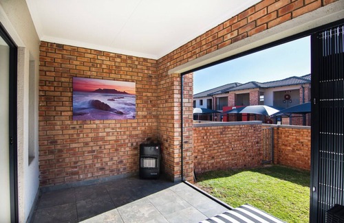 Greater Johannesburg Metropolitan Area Apartment | Luxury 3bedroom 2bathroom apartment in midrand