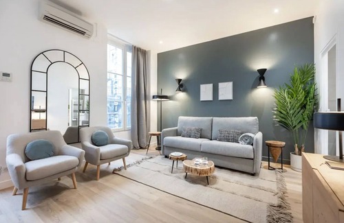 Gaillon Apartment | Luxury 3bedroom apartment near Louvre and Palais Royal