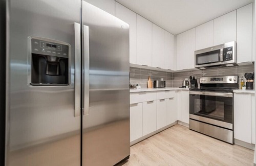 Third Ward Apartment | Luxury 3BR 3 King Beds Walk to Stadiums