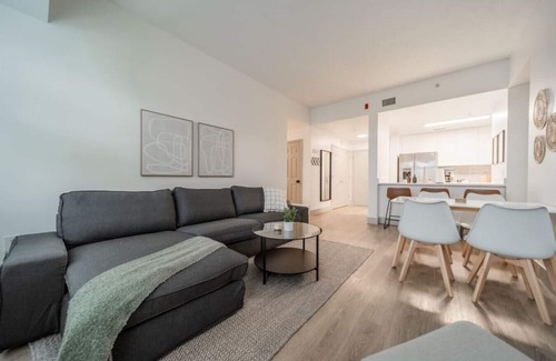 Third Ward Apartment | Luxury 3BR 3 King Beds Walk to Stadiums