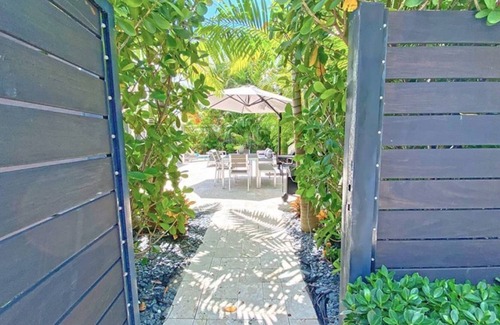 Victoria Park House | Luxury 3br/3ba Family Pool Home In Heart Of It All