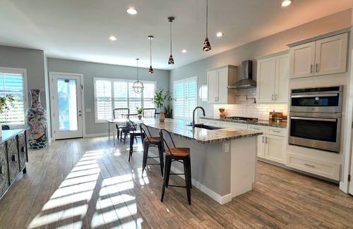 Peoria House | Luxury 3BR 3BA Villa, Private Pool, Pet Friendly*, Indoor Fireplace, 1.25 Acres