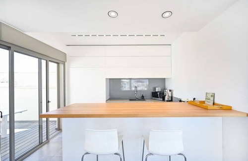 Tel Aviv City Center Apartment | Luxury 3BR Beachfront Penthouse by HolyGuest