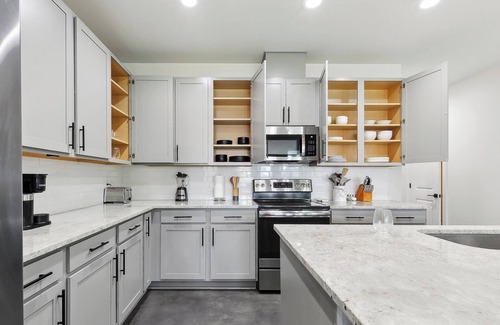 Braithwaite House | Luxury 3BR in Belle Chasse