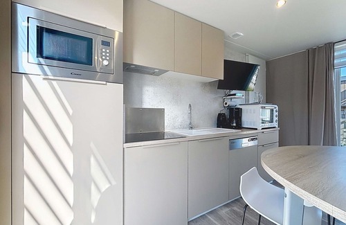 Jullouville-les-Pins House | Luxury 3BR Mobile Home, 200m from Beach, Pool & Terrace - Sleeps 6