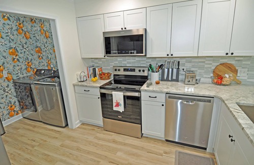 Crescent Beach Condo | Luxury 3BR2B Condo with Pool, Close to Beach, Sleeps 8