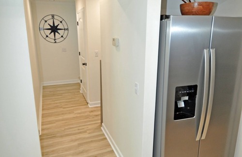 Crescent Beach Condo | Luxury 3BR2B Condo with Pool, Close to Beach, Sleeps 8