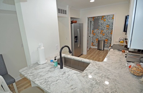 Crescent Beach Condo | Luxury 3BR2B Condo with Pool, Close to Beach, Sleeps 8