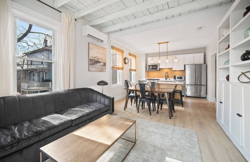 Hyde Square Apartment | Luxury 3brm/1bath Duplex in JP