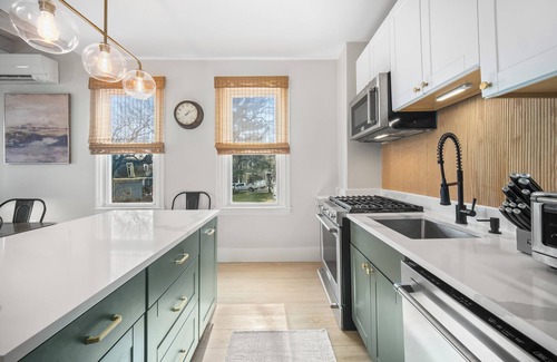 Hyde Square Apartment | Luxury 3brm/1bath Duplex in JP