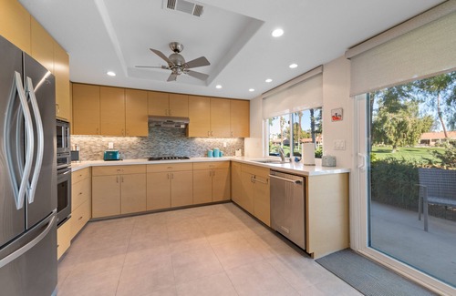 Palm Desert House | ★Luxury 4 Bdrm - Monterey Country Club - Pool/Hot-tub Golf Tennis Gym Patio BBQ★