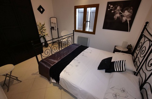 Tournissan Villa | Luxury 4 Bed 4 Bath Villa near Lagrasse with Private Pool. Secluded yet Central.