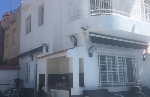 Los Alcazares House | LUXURY 4 BED WITH HEATED 7 X 4 SALTWATER POOL (Small doses of chlorine)