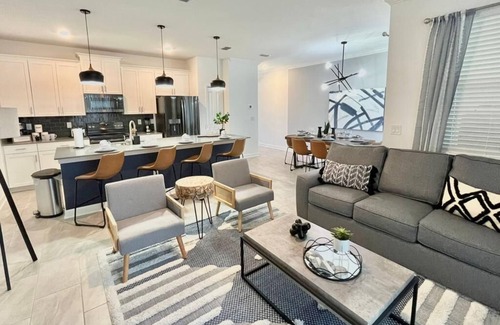 Davenport House | Luxury 4 Bedroom 3 bath pool Home 255