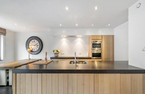 Blankenberge House | Luxury 4-bedroom apartment with large terrace