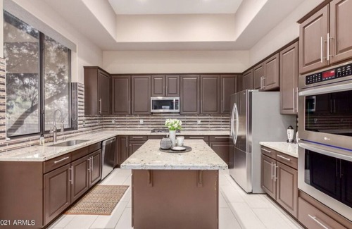 Glen Eagle Villa | Luxury 4-bedroom Desert Villa w/Pool & BBQ - Great Location!