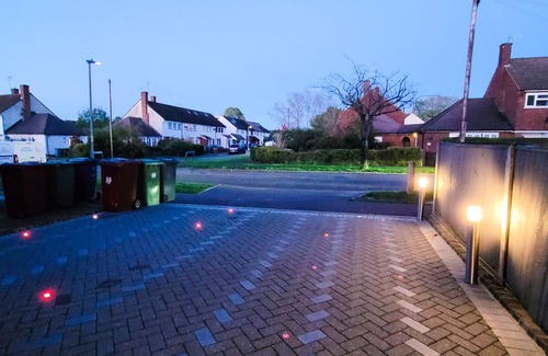 Borehamwood Apartment | Luxury, 4 Bedroom House, FREE Parking, Borehamwood