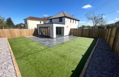 Cribbs Causeway House | Luxury 4 bedroom house