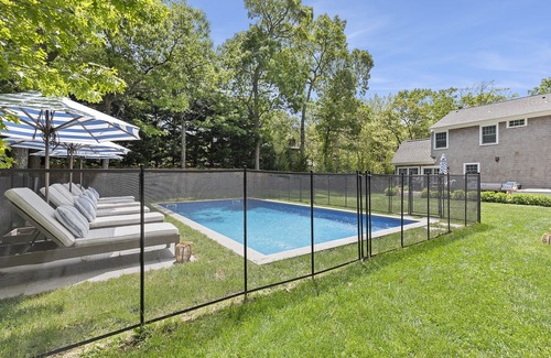 Clearwater Beach House | Luxury 4-bedroom in East Hampton [w/private beach]