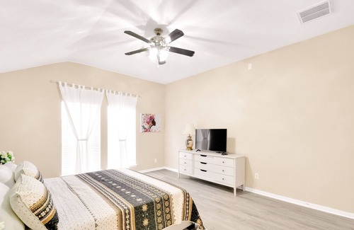 Houston House | Luxury 4 Bedroom near Willowbrook Mall ❤️ ⭐