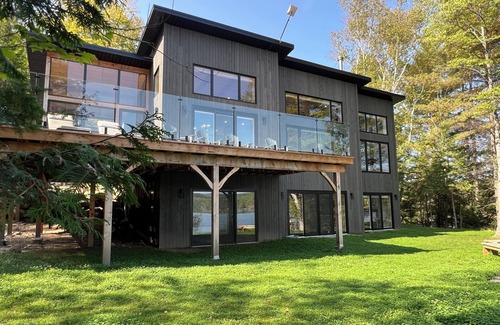 Hastings Highlands Cottage | Luxury 4 bedroom - Papineau Lake - Bancroft, Barry's Bay, Algonquin-4 season